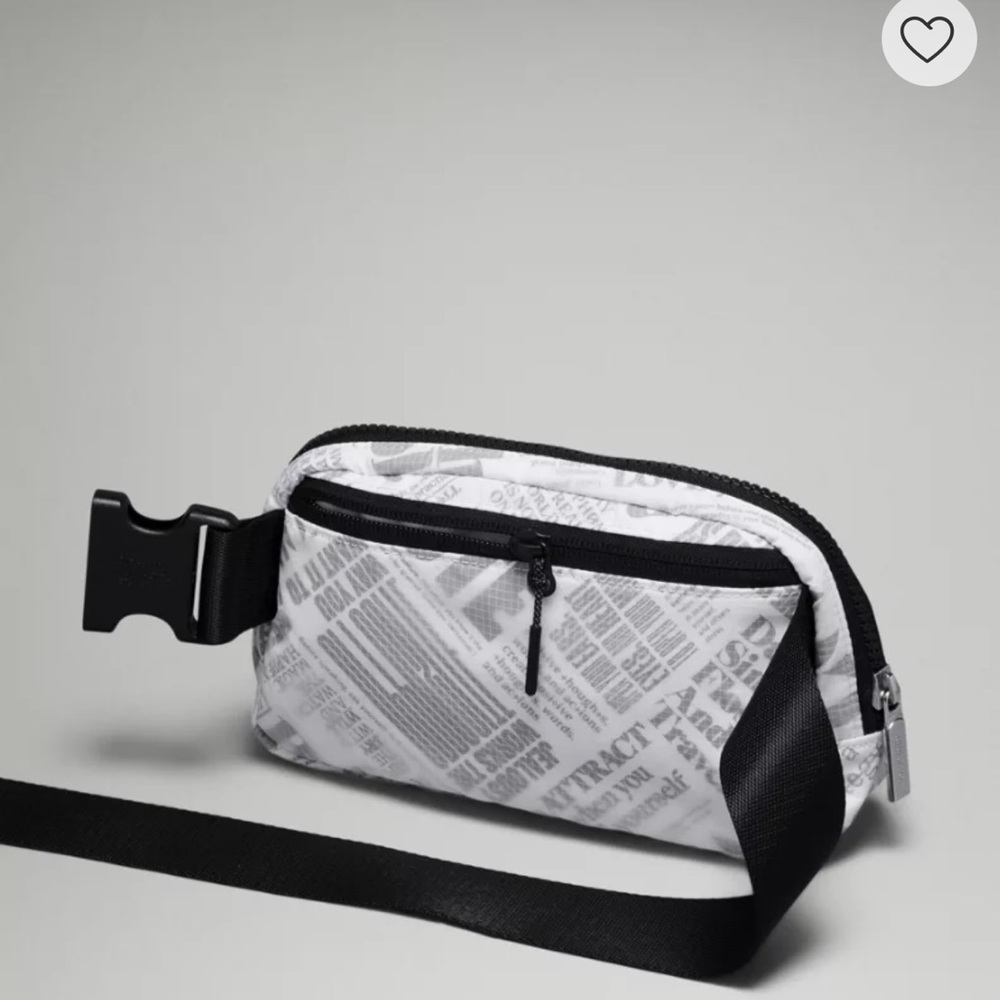 Lululemon everywhere belt bag 1L - Picture 2 of 9